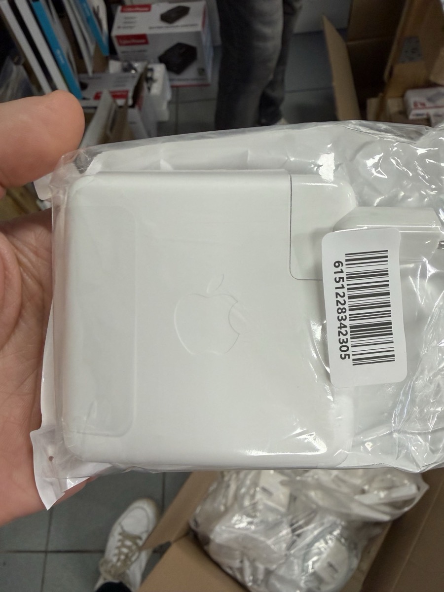 USB-C Power Adapter bulk